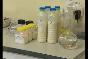 "Московский патруль": Москвич приобрел молоко с черным осадком